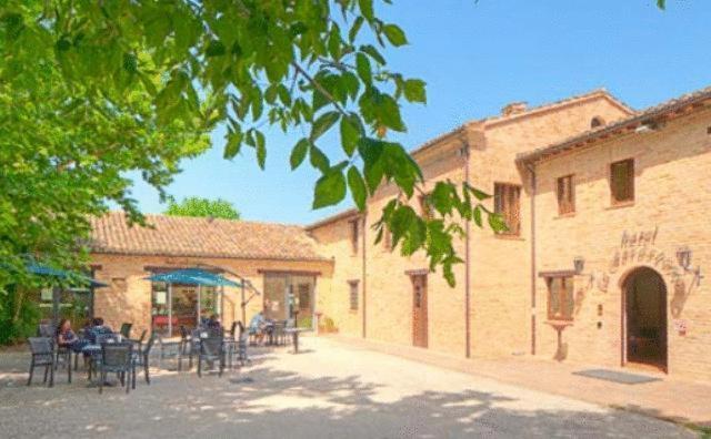 אבדיאה די פיאסטרה Hotel La Foresteria מראה חיצוני תמונה
