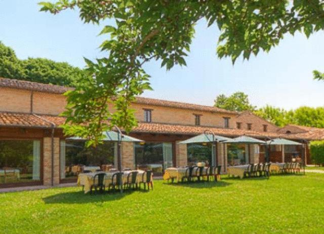 אבדיאה די פיאסטרה Hotel La Foresteria מראה חיצוני תמונה