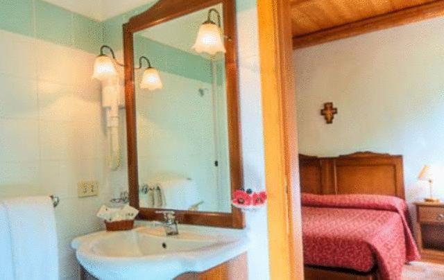 אבדיאה די פיאסטרה Hotel La Foresteria חדר תמונה